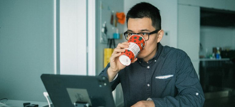 Firma de un contrato de trabajo