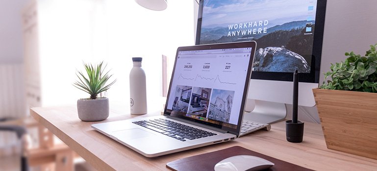 Personal trabajando en oficina